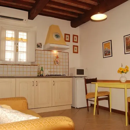 Stonehouse * Capannori
